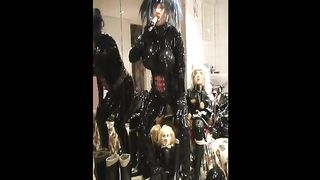 Roxina2007RubberLeotardBigGurl250207XXL.MPG