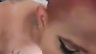 Pow ! Right to the Kisser !