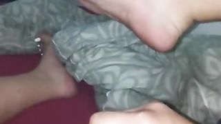 Milky toes and a uber-cute man-meat..