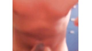 Gozando gostoso com o pau no meu cuzinho.