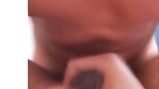 Gozando gostoso com o pau no meu cuzinho.