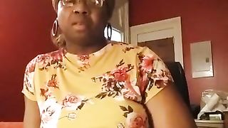 Francine Xxx In Yellow Wear On Poppers