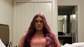 Fapping in crimson high-heeled slippers