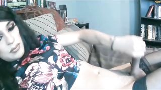 We Have Cold & Super-Fucking-Hot Tea. What Would You Like?