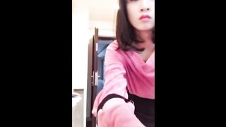 Japanese T-Model fapping her trunk displaying it to a damsel