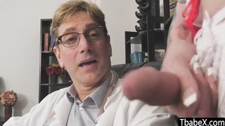 Gigantic arsed tgirl Chelsea Marie gives Damiens bigcock a excellent gargle