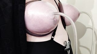 Extrem Vacuum-Pumping my big titts