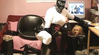 Roxina2007BlackRubberFacedTranny160207XXXL