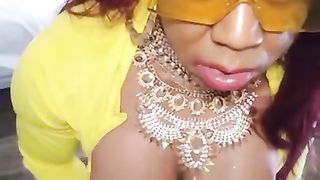 STACKED DARK-HUED CROSSDRESSER MASTURBATING OFF AND NUTTING IN YELLOW