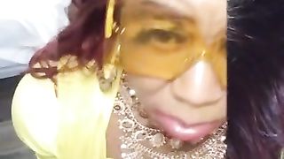 STACKED DARK-HUED CROSSDRESSER MASTURBATING OFF AND NUTTING IN YELLOW