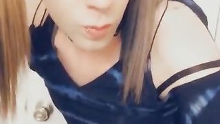 TRANSSEXUAL Trendy And Lippy