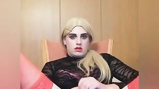 Zoeycdgirl penetrates herself over and over again Sissy Tramp