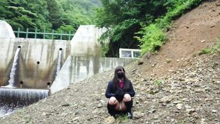 可愛い女装高校生は人気のない山奥のダムで露出して淫らに悶え射精する。