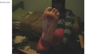 Girlyfeetboy - Clamps of me Taunting on Web Cam 2008
