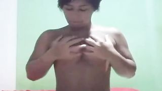 Me exibindo na vid chamada para um cliente, caralho adoro me mostra gostoso! Vem com a putaria 21992267216, Instagram teodorokatya2, me vejam gozando gostoso completo no CRIMSON