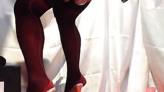 Sissy Crimson and Dark-Hued she plays backside smash with her fucktoys trio