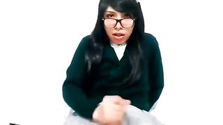 Tu linda colegiala con pito bien empinadita para ti y dispuesta a recibir sus clases de educación sexual