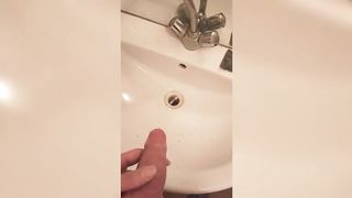 Khallian CD : Peeing