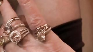 Capucine loves tasteful scented Dessert from Aficionado