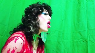 she-male niclo waiting jizz.