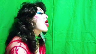 she-male niclo waiting jizz.