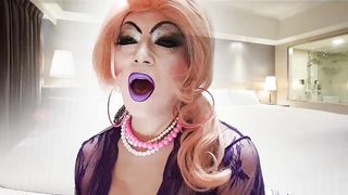 Tranny Pornographic Star Niclo enjoy make-up
