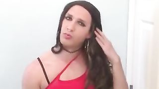 Super-Sexy Crossdresser Tugging Off