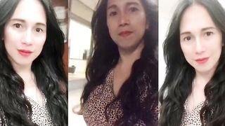 beautifull t-girl jack and demonstrate her rod in public