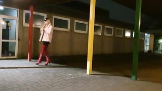 riskiy public walk in footwear and v-card