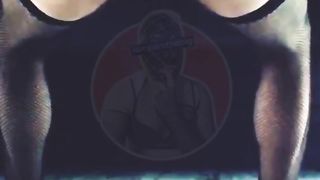 Crossdreser Pamela Lo Grande puts a purple fuck stick in her donk