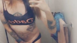 Daddys Lady Fingerblasting Herself