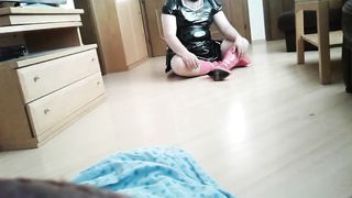 Sissy locked in mask rubber hood - despairingly looking for the key