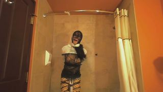 Self restrain bondage at shower and went wrong