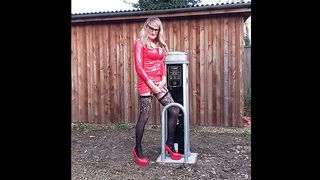 UK T-Girl Posing Outdoors In vinyl