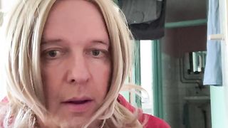 Ambling around & flashing off a tiny