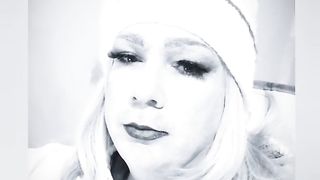 Samantha CD snow bunny smoking a 120