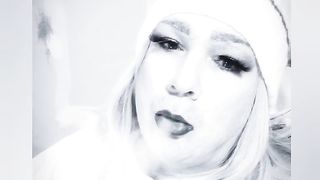 Samantha CD snow bunny smoking a 120