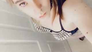 Trans Woman Flashing Her Figure