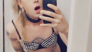 Trans Princess Frigs Herself