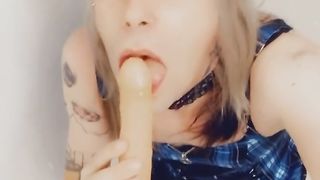 She enjoys to give Fellatios