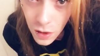 Pretty T-Girl in Sweats