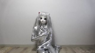 銀色ゼンタイと白ゼンタイを重ね着した着ぐるみネコがオナニー