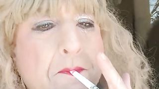 Samantha100s smokes for you, deep hauls stunning lips