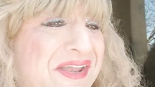 Samantha100s smokes for you, deep hauls stunning lips