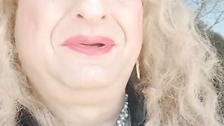 Samantha100s smokes for you, deep hauls stunning lips