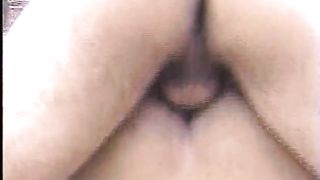 Homens sensuais barbados vao para o campo  foder