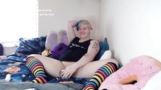 FTM Trans Dude Review's a Faux-Cock But It Doesn't Fit - 8 Inch Enormous Clear Hard-On