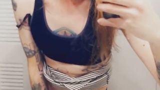 Mini-Skirt Trans Is Supah Ultra-Kinky