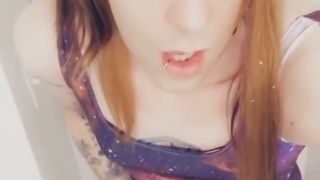 Galaxy Chick Luvs Fuckfest