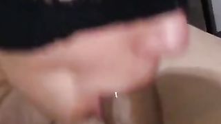 Hunky activo dominante y follador pero muy adicto a chupar la verga y saborear la leche de travesti